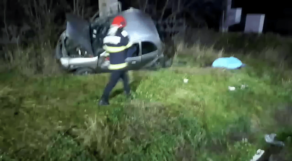 Mașina condusă de un minor a scăpat de sub control: șoferul a murit, iar alți doi copii sunt răniți VIDEO
