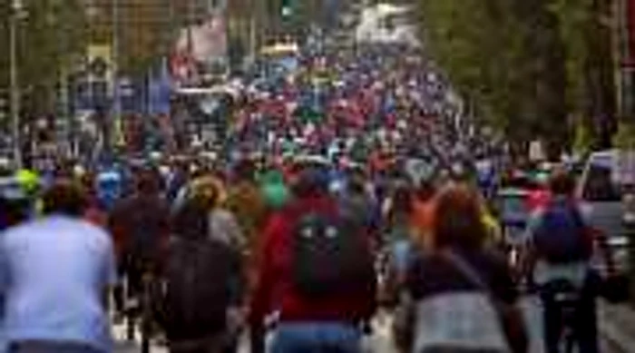 Bucureştenii vor protesta sâmbăta pe biciclete, trotinete, role sau scaune rulante