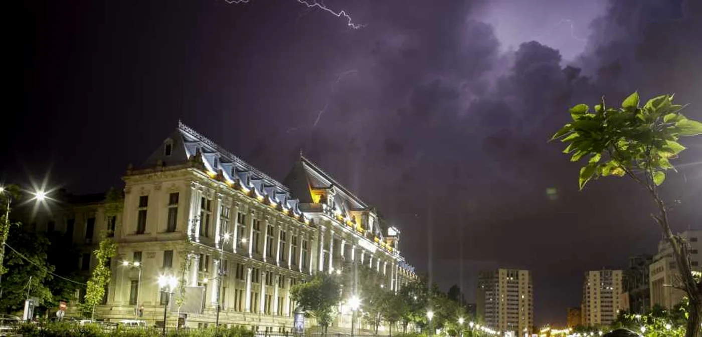 Intervalul critic pentru Bucureşti va fi după ora 20.00 FOTO Inquam / Octav Ganea