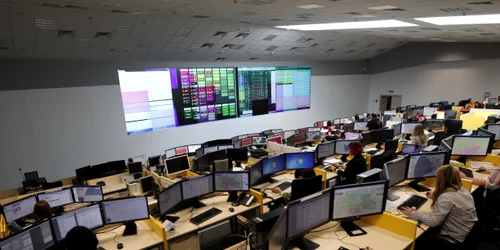 La Centrul Municipal Integrat pentru Situații de Urgență lucrează pe tură câte șase operatori STS   jpeg