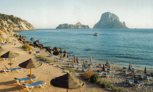 Cele mai frumoase staţiuni din Spania: plaja Cala D'Hort din Ibiza jpeg