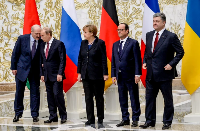 Aleksandr Lukașenko, Vladimir Putin, Angela Merkel, François Hollande și Petro Poroșenko la Minsk