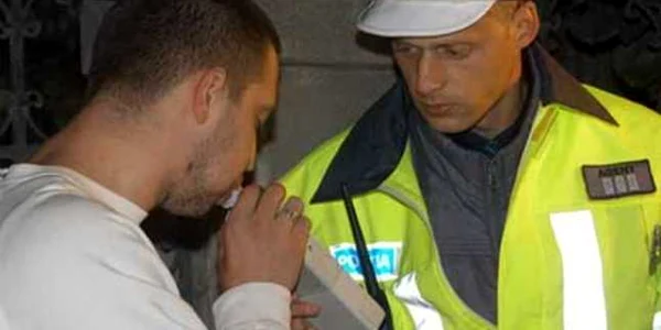 Șoferul a fost testat cu aparatul etilotest Foto: arhivă