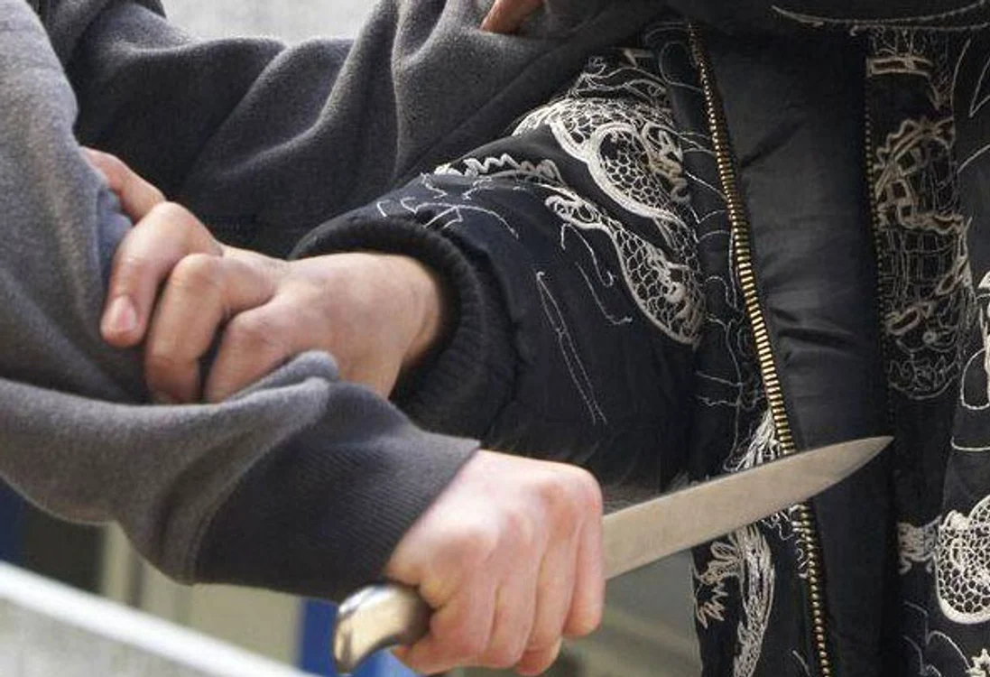 Bărbatul a fost înjunghiat cu două lovituri de cuţit