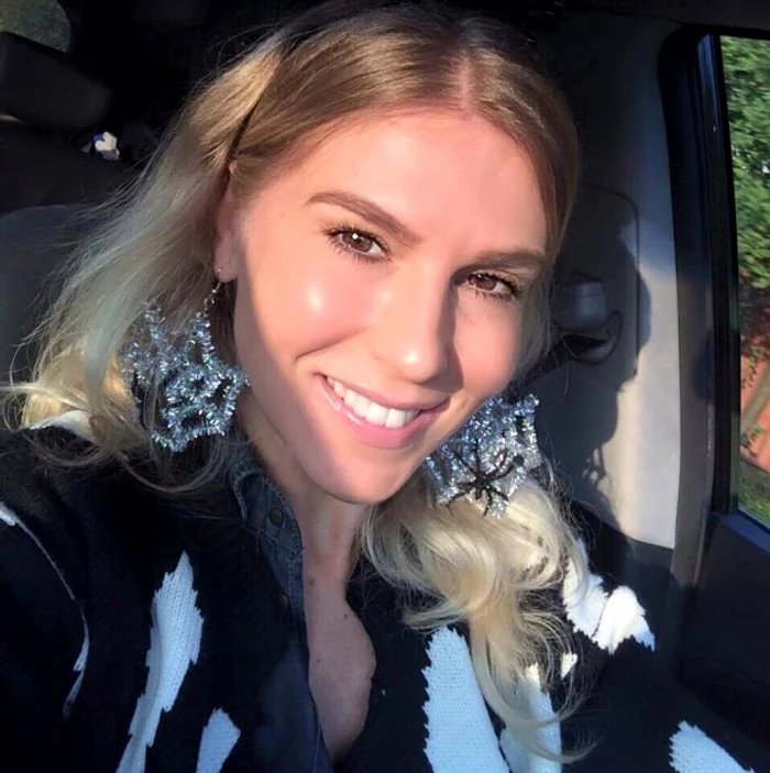 
    Corina Bud pozează provocator şi pe pagina personală de Instagram Foto: Instagram Corina Bud  