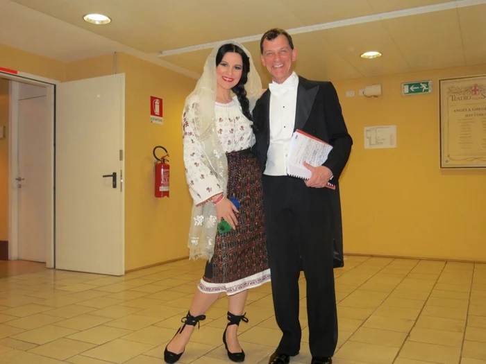 Soprana Angela Gheorghiu alături de pianistul Jeff Cohen, în culisele Teatrului Scala din Milano