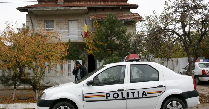 Poliţiştii îl cercetează pe bărbat