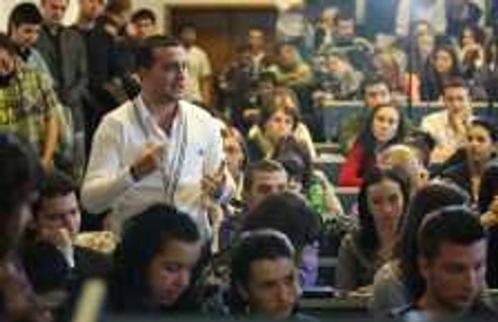 În aprilie, SNSPA îşi deschide porţile pentru viitorii studenţi FOTO Adevărul
