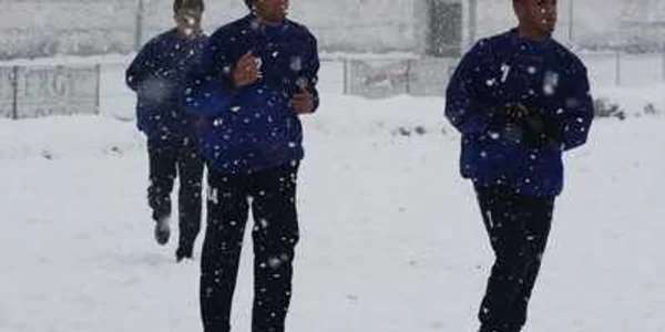 Cei trei brazilieni aflaţi la probe suportă greu frigul de la Târgu Jiu 