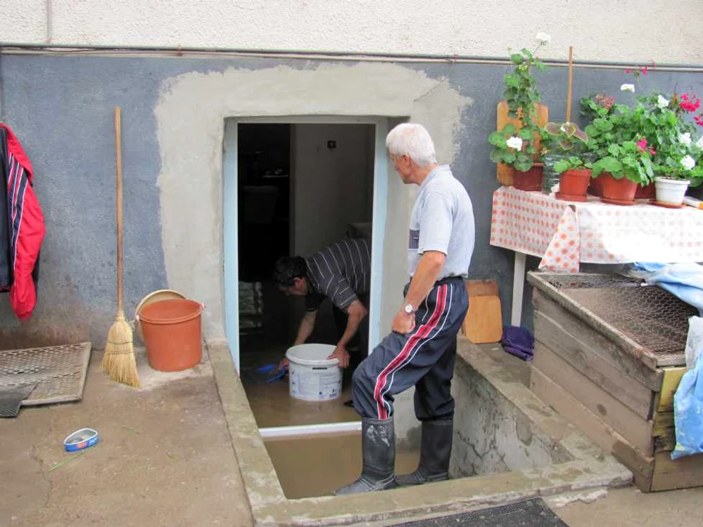 Inundaţii în centrul vechi al oraşului Alba Iulia