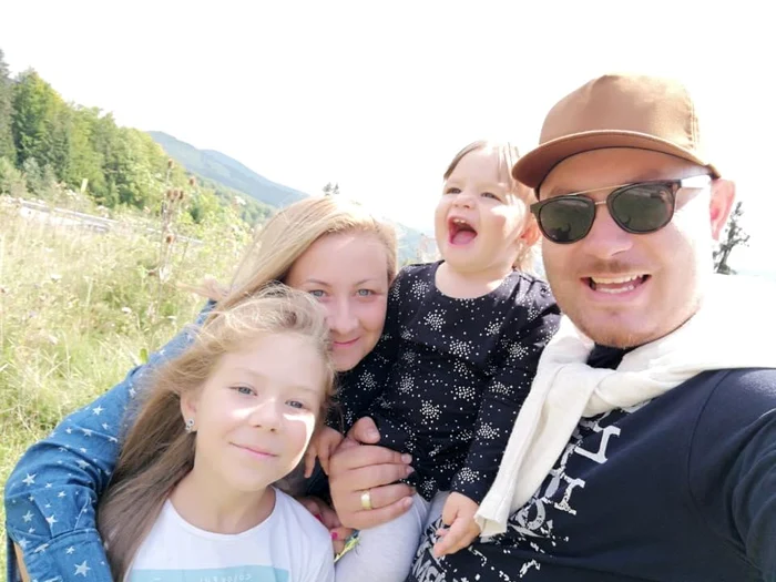 Maria Nicole și familia ei frumoasă