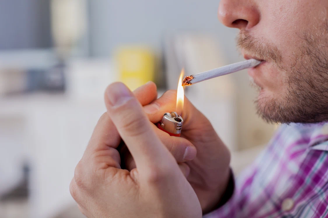 Fumatul duce la apariția cancerului pulmonar prin declanșarea unor mutații FOTO Shutterstock