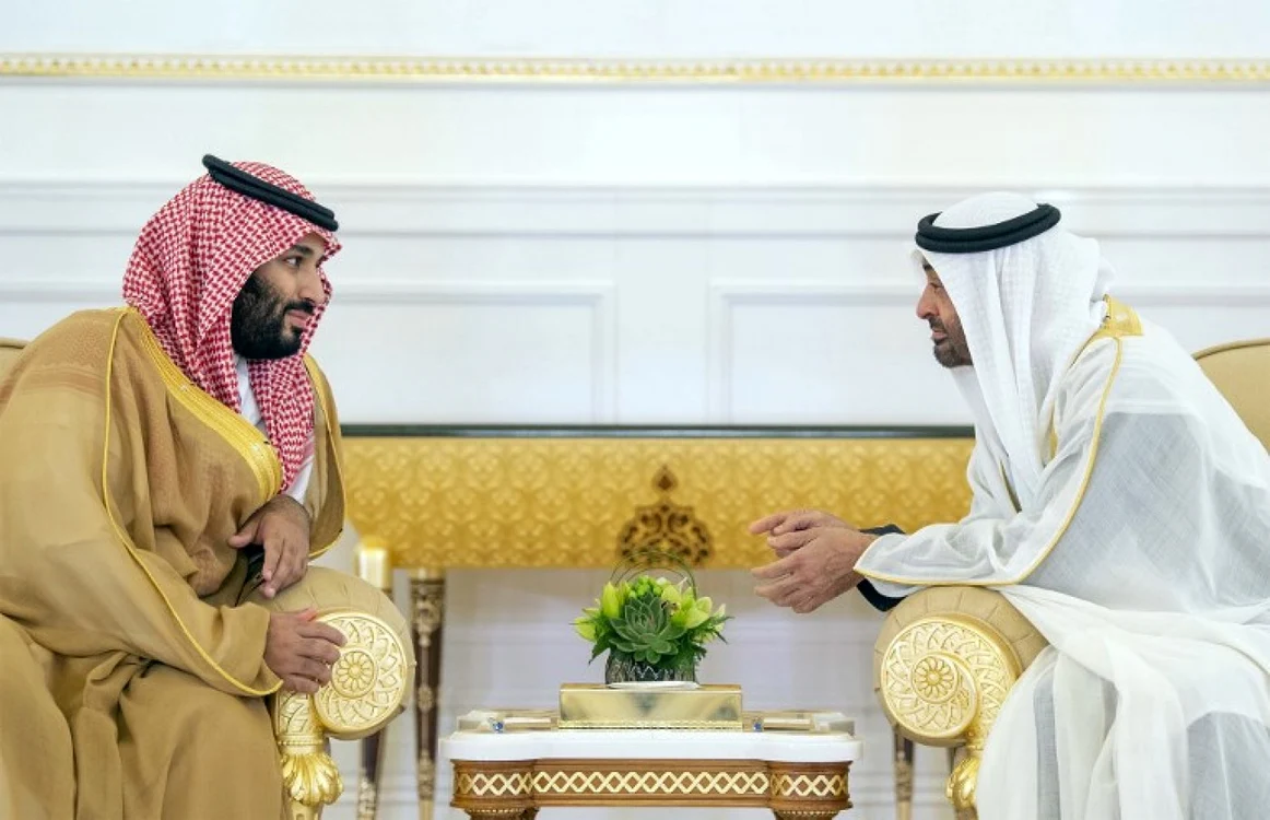 Mohammed Bin Salman intr-o intalnire cu printul mostenitor al EAU Mohamed bin Zayed Al-Nahyan FOTO AFP