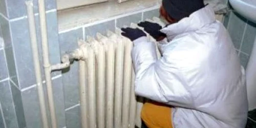 Caloriferele din şcoli sunt reci, deşi afară sunt mai puţin de 10 grade