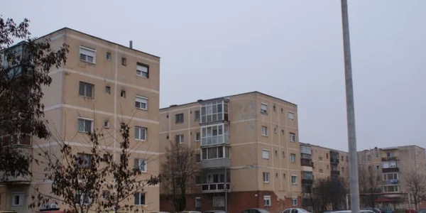 Cei de la ULAL spun că blocurile din Arad sunt mari consumatoare de energie 