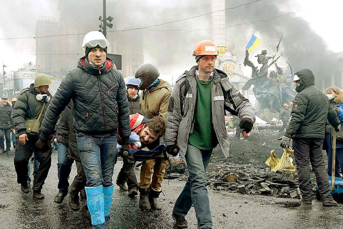 Peste 100 de oameni au fost ucişi ieri (Fotografii: Afp/Reuters)