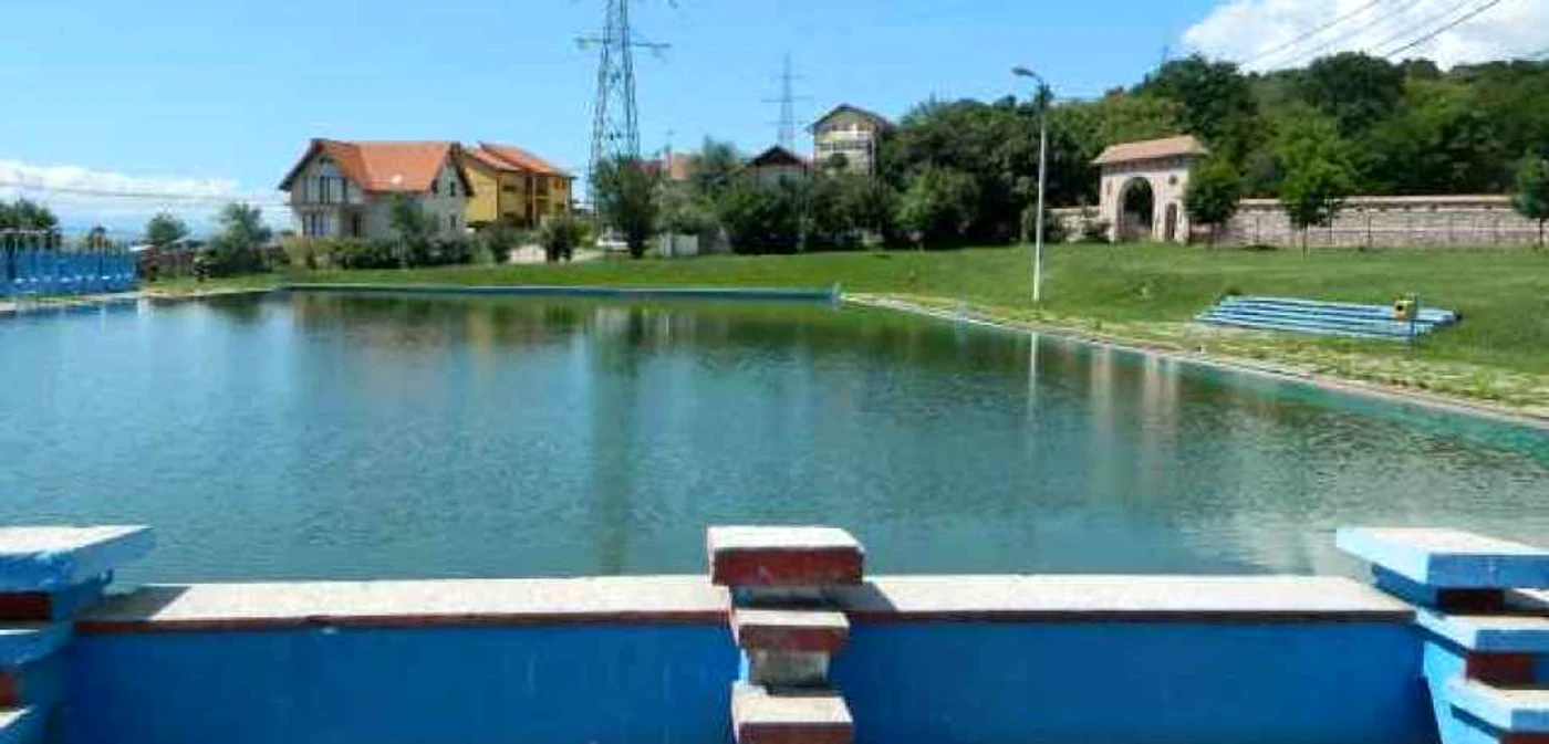 Bazinul mare al ştrandului