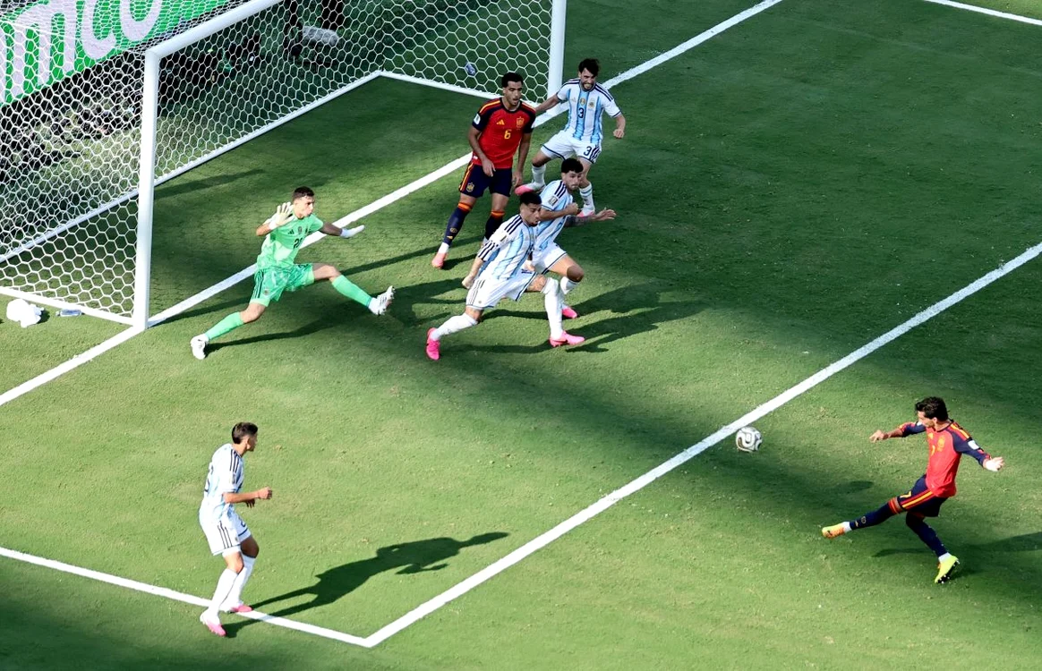 Golul marcat de Ferran Torres a adus a doua Cupă Mondială Spaniei (FOTO: EPA)