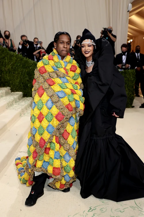 
    Kim Kardashian, în ținută semnată Balenciagafoto: AFP  