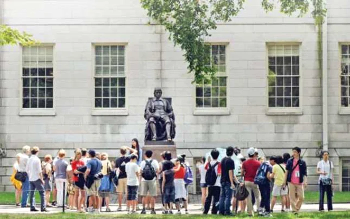 Numărul englezilor aplicanţi la Universitatea Harvard a crescut anul acesta de la 370 la 500