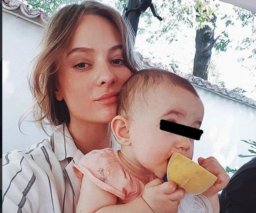 
    Oana Matache a anunțat că este însărcinată în 4 luni Foto Instagram  