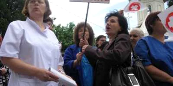 Angajaţii spitalului au apelat şi la proteste pentru drepturile salariale foto Arhiva «Adevărul»