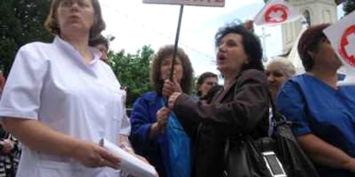 Angajaţii spitalului au apelat şi la proteste pentru drepturile salariale foto Arhiva «Adevărul»