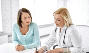3 femeie la doctor 1453995341 jpg jpeg