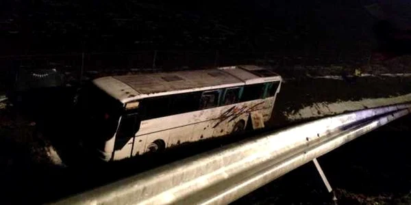 Autocar rasturnat in Ungaria FOTO Pecsma.hu