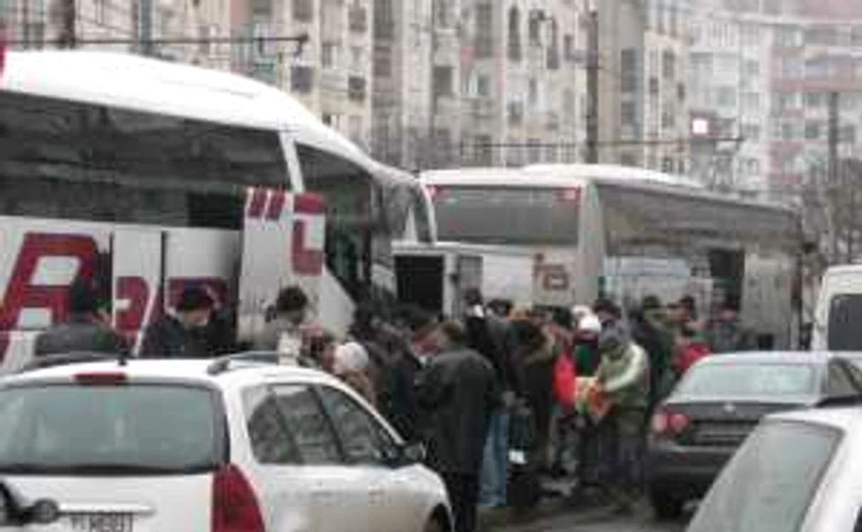 Şoferii de autocar riscă 500 de lei amendă dacă nu au plătit “libera trecere” prin oraş