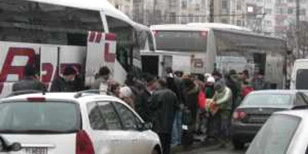 Şoferii de autocar riscă 500 de lei amendă dacă nu au plătit “libera trecere” prin oraş