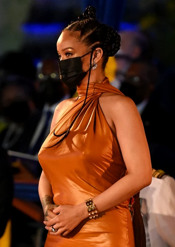 2 rihanna 1 jpg jpeg