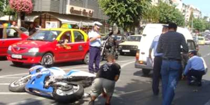 Râmnicu Vâlcea: La 19 ani a murit la kilometrul 0 al oraşului conducând, fără permis, o motocicletă neînmatriculată