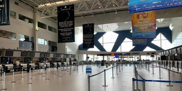 terminal plecari aeroportul otopeni gol jpeg