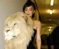 Kylie Jenner in rochia cu cap de leu pentru show ul de moda Schiaparelli