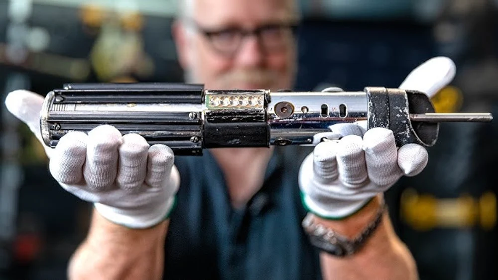 Sabia originală a lui Darth Vader, cumpărată cu 3,6 milioane de dolari. Devine cel mai scump obiect Star Wars vândut vreodată