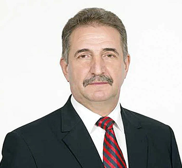 Cântăreața se luptă în instanță cu Gabriel Surdu, pentru un teren de 6.500 metri pătrați și o casă din Iași. După ce a pierdut procesul, ea a făcut apel