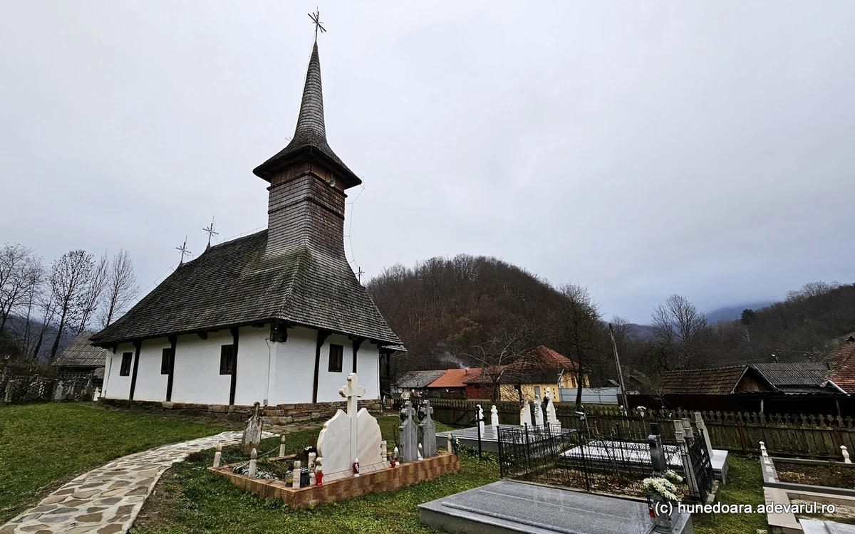 Biserica veche din satul Stănija. Foto: Daniel Guță. ADEVĂRUL