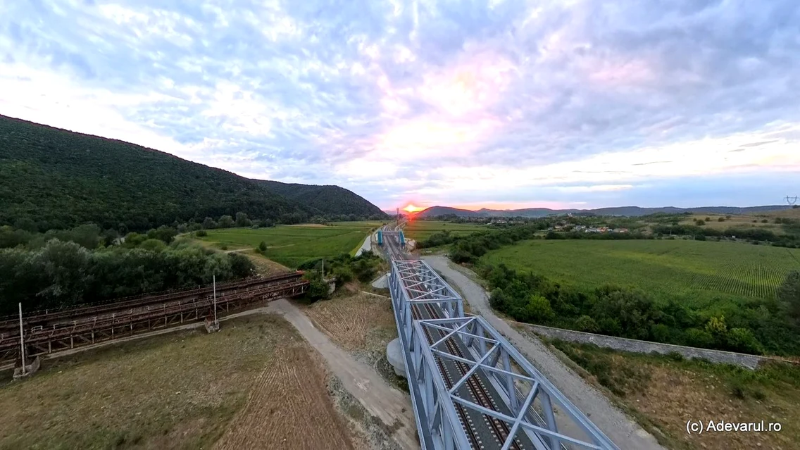 Calea ferată Simeria Arad, Poduri peste Mureș, zona Brănișca  Foto Daniel Guță ADEVĂRUL (9) jpg