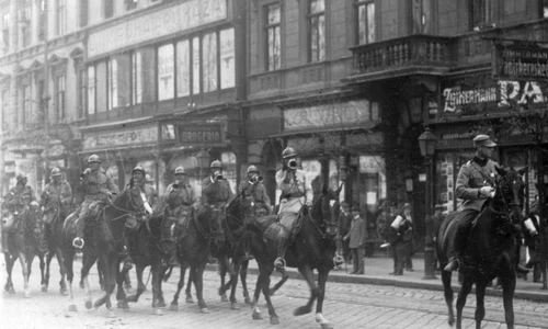 Salvatorii Europei   campania militară românească din Ungaria în 1919 jpeg