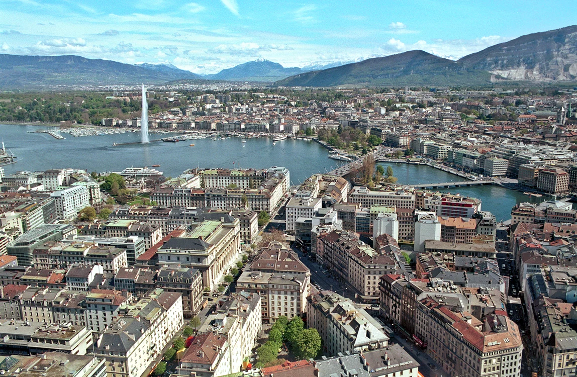 Vedere panoramică a orașului Geneva din Elveția