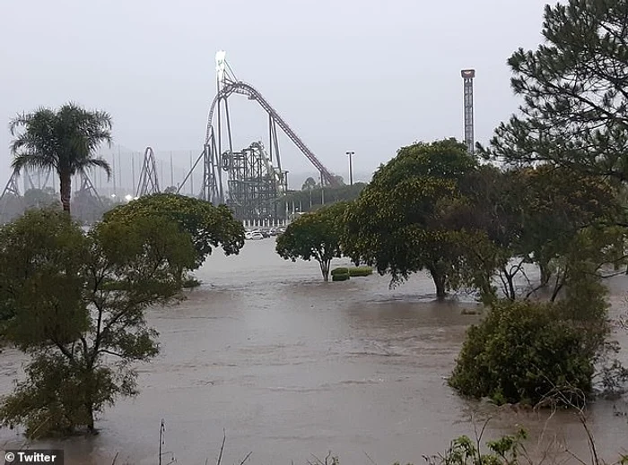 Mai multe parcuri de distracţii din statul Queensland au fost închisefoto: Twitter