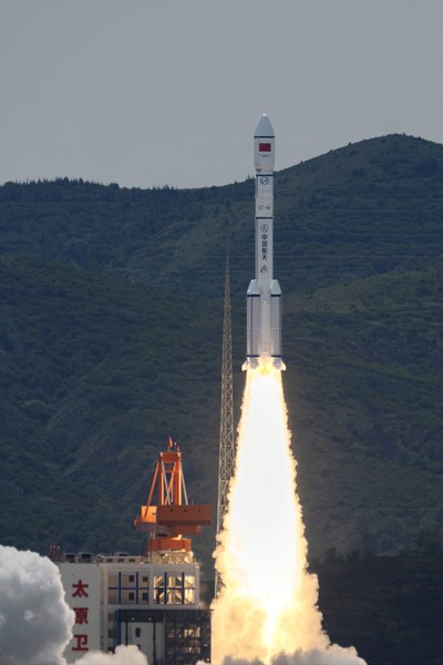 China a lansat sateliți de internet, o potențială concurență chinezească la rețeaa Starlink