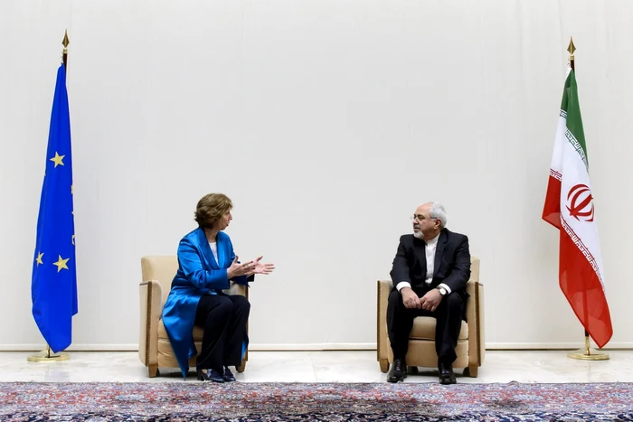 Şefa diplomaţiei europene, Lady Ashton, alături de omologul său iranian, Javad Zarif