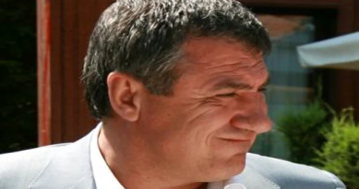 FOTBAL:Victor Becali: "Steaua ar trebui să fie 'Stea de România' şi nu 'Arsenal de România'"