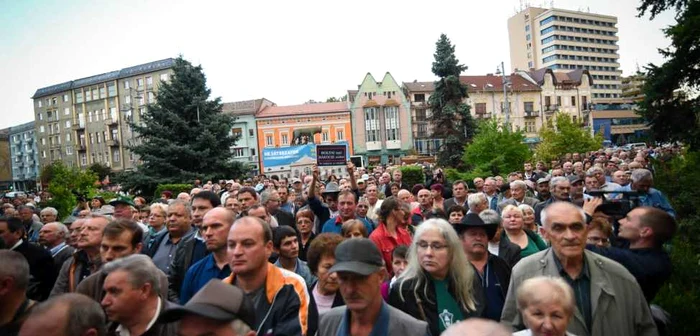 Peste 2.000 de persoane au protestat miercuri seara la Târgu Mureş. Foto: Bereczky Sandor