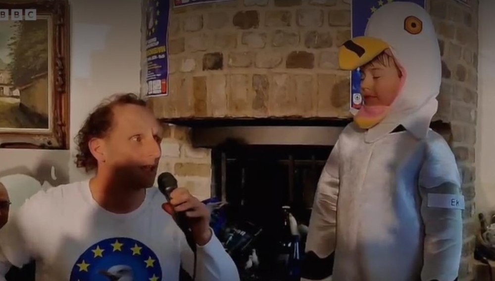 Campionatul european de imitat pescăruși a fost câștigat de... „băiatul pescăruș” VIDEO