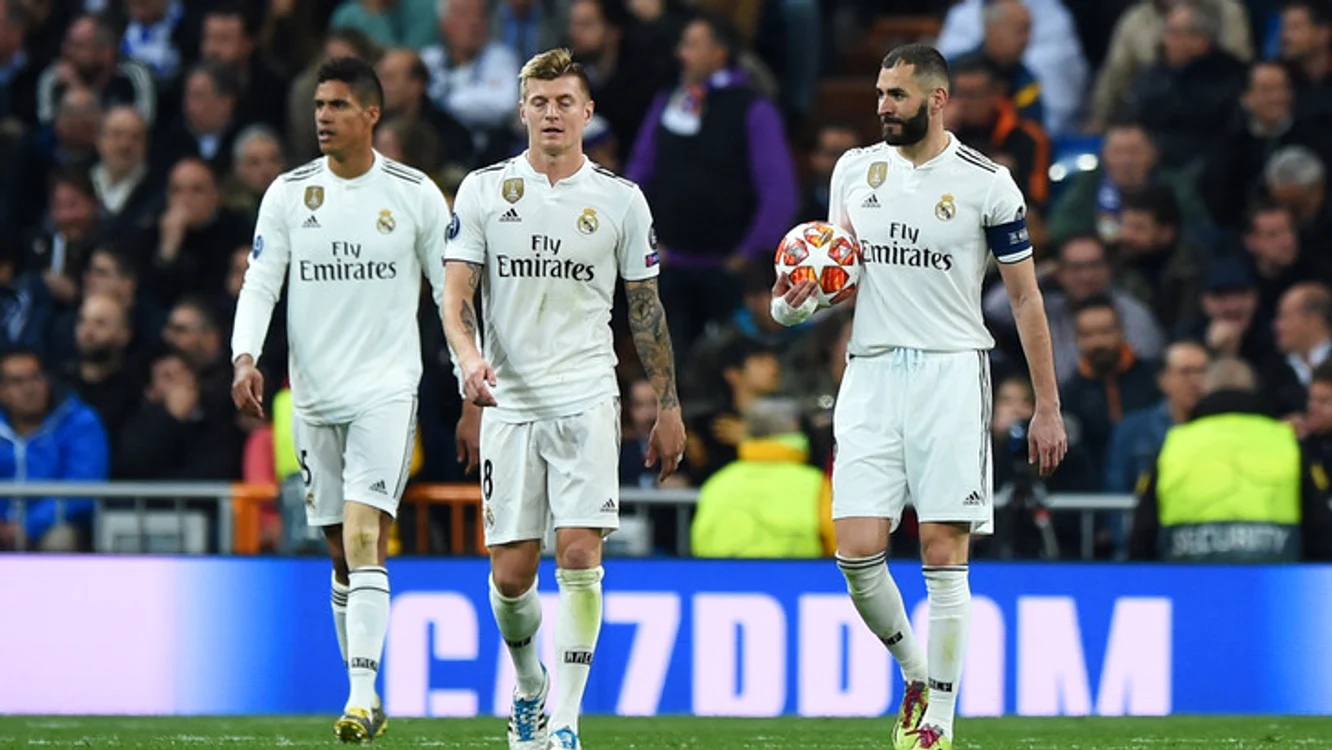 
    Jucătorii Realului, la pământ după eşecul cu Ajax  