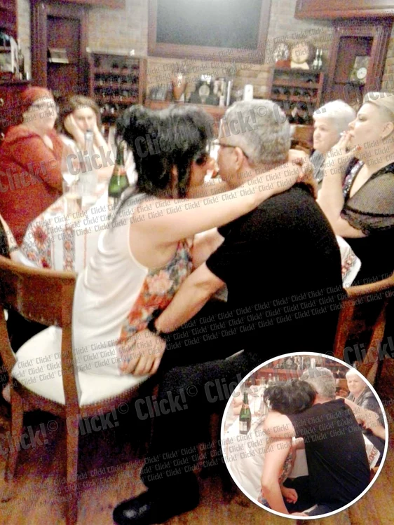 
    Toată seara, Bahmu şi Prigoană  au fost foarte tandri unul cu celălalt,  s-au pupat şi s-au îmbrăţişat mereu  