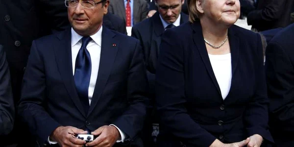 Liderul francez Francois Hollande şi cancelarul german Angela Merkel